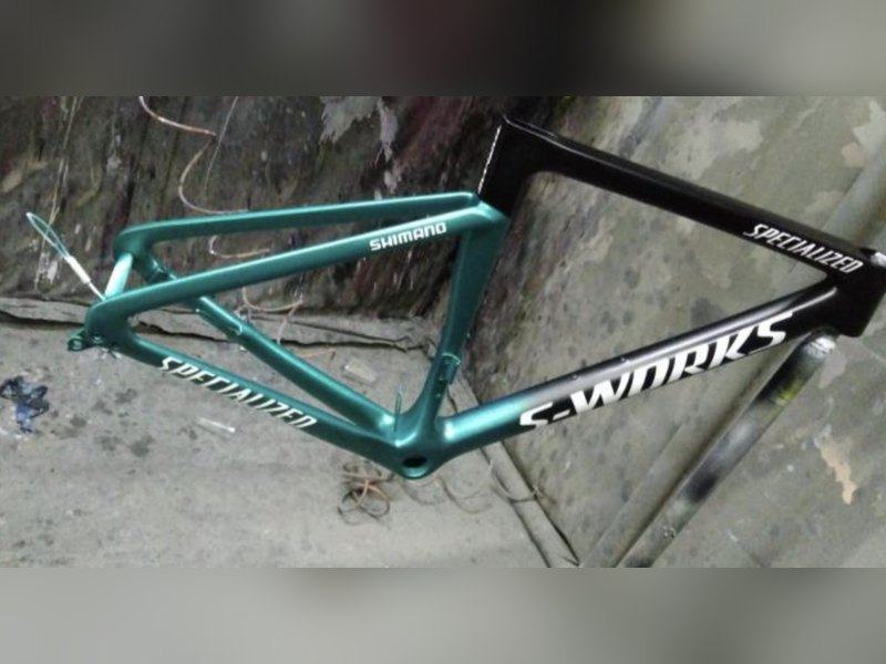Cuadro Specialized S-Works verde y negro pintado con aerógrafo
