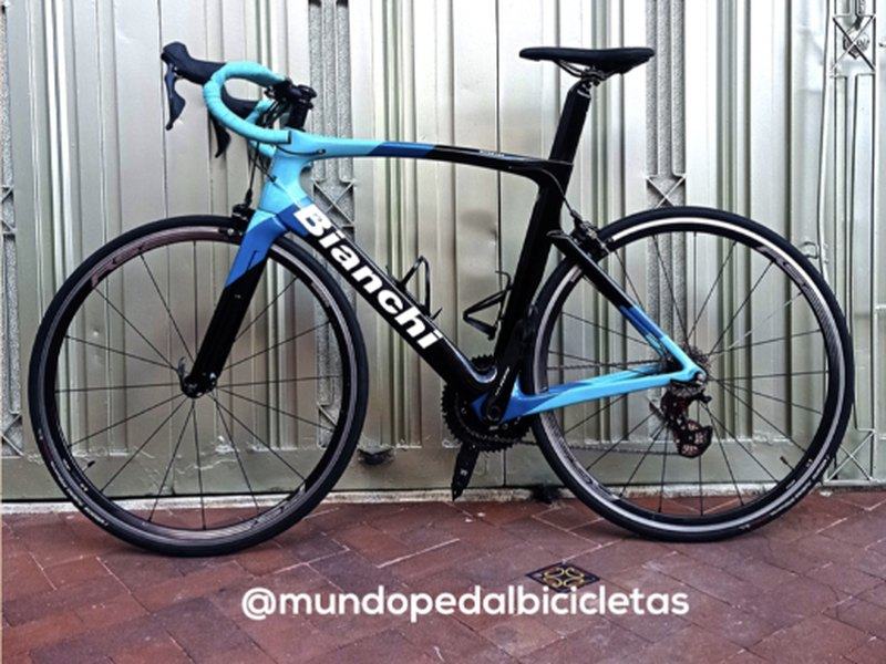 Bicicleta Bianchi terminada y pintada con aerógrafo