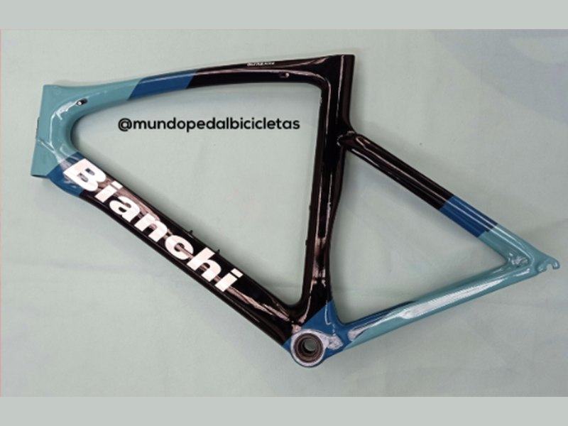 Cuadro Bianchi pintado con aerógrafo